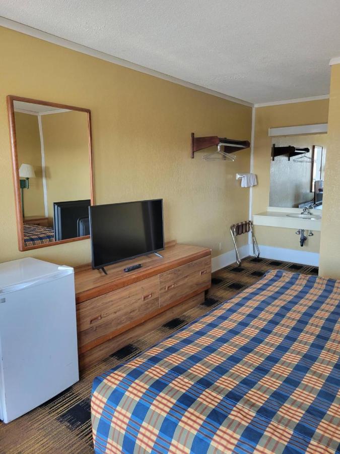 Smokies Inn - New Linens & Ultrafast Wifi - Friendliest Hospitality Guaranteed! Kodak Exterior photo