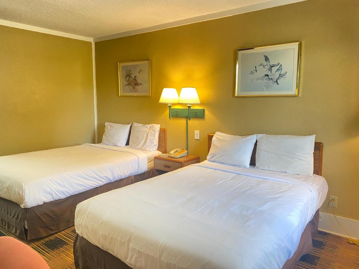 Smokies Inn - New Linens & Ultrafast Wifi - Friendliest Hospitality Guaranteed! Kodak Exterior photo